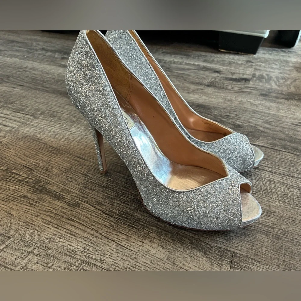 Badgley Mischka Silver Glitter Heels 8.5 Wedding Bridal